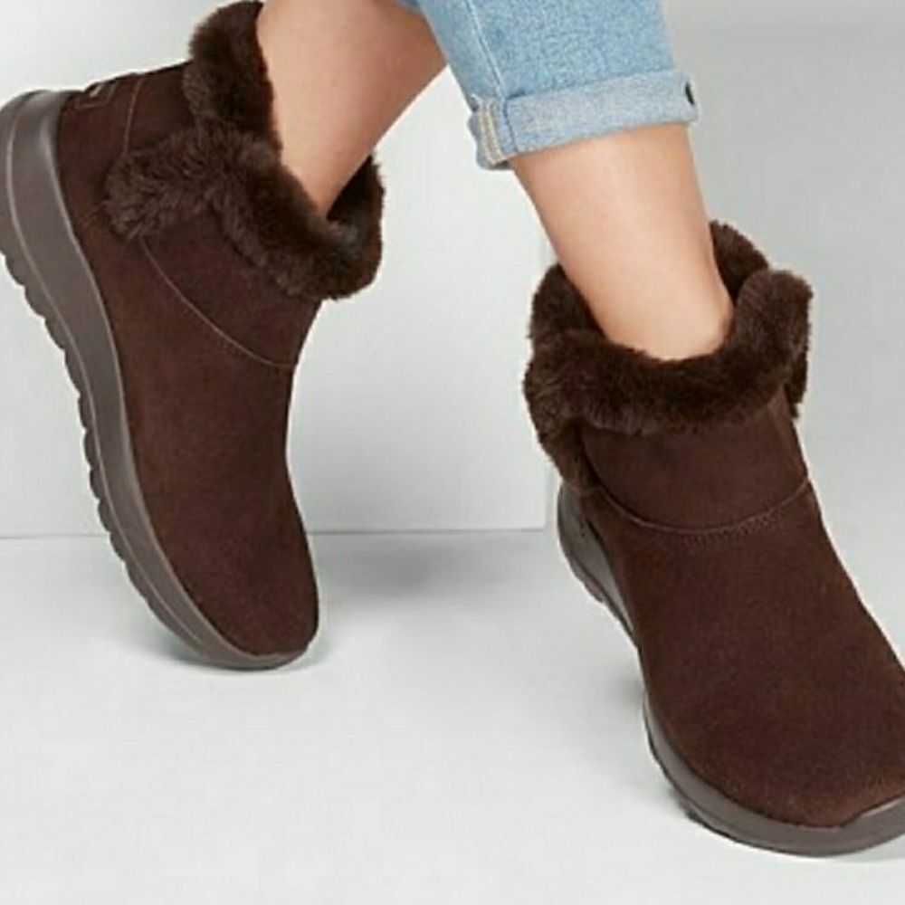 SKECHERS Goga Mat Suede Bootie Faux Fur Lined Air Cooled Cabincore Brown Size 8